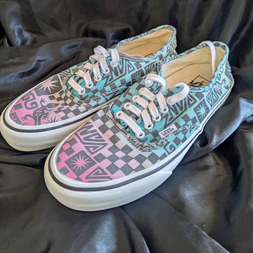 VANS Tribal Checkerboard Sz 8 Blue/Pink/Yellow